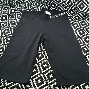 Nike Pro black knee length shorts leggings Medium